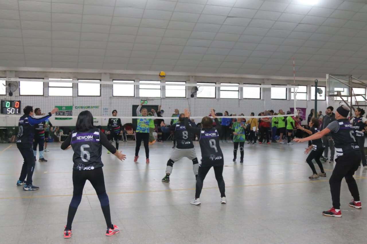 DEPORTE SOCIAL: EL PRIMER ENCUENTRO RECREATIVO DE NEWCOM REUNIÓ A 26 EQUIPOS DE TODA LA PROVINCIA