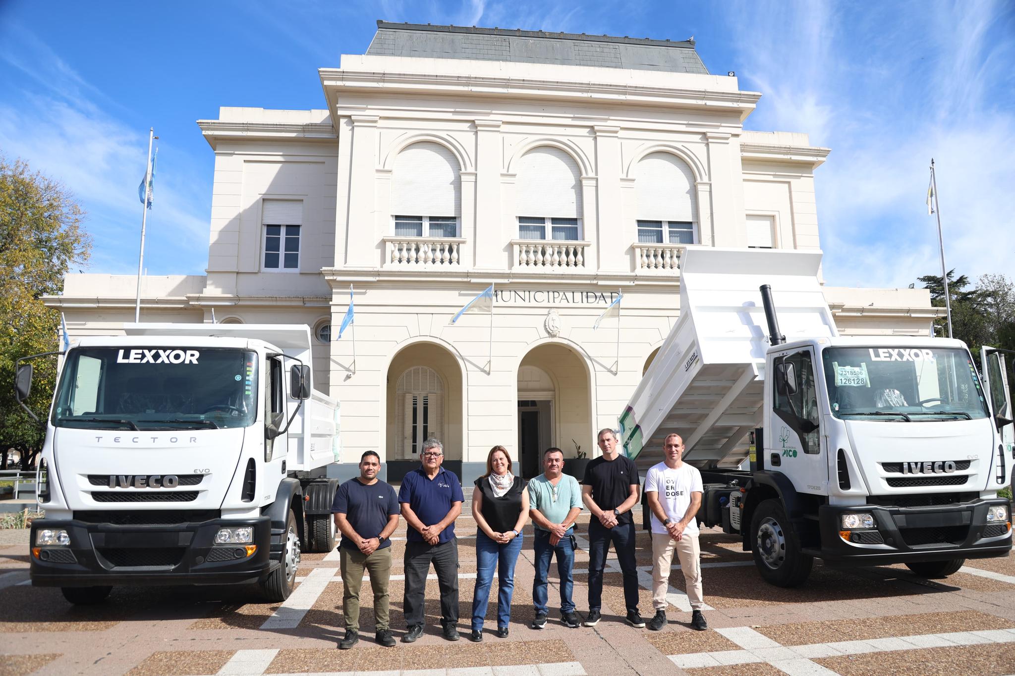 EL MUNICIPIO SUMÓ DOS CAMIONES VOLCADORES A SU PARQUE AUTOMOTOR
