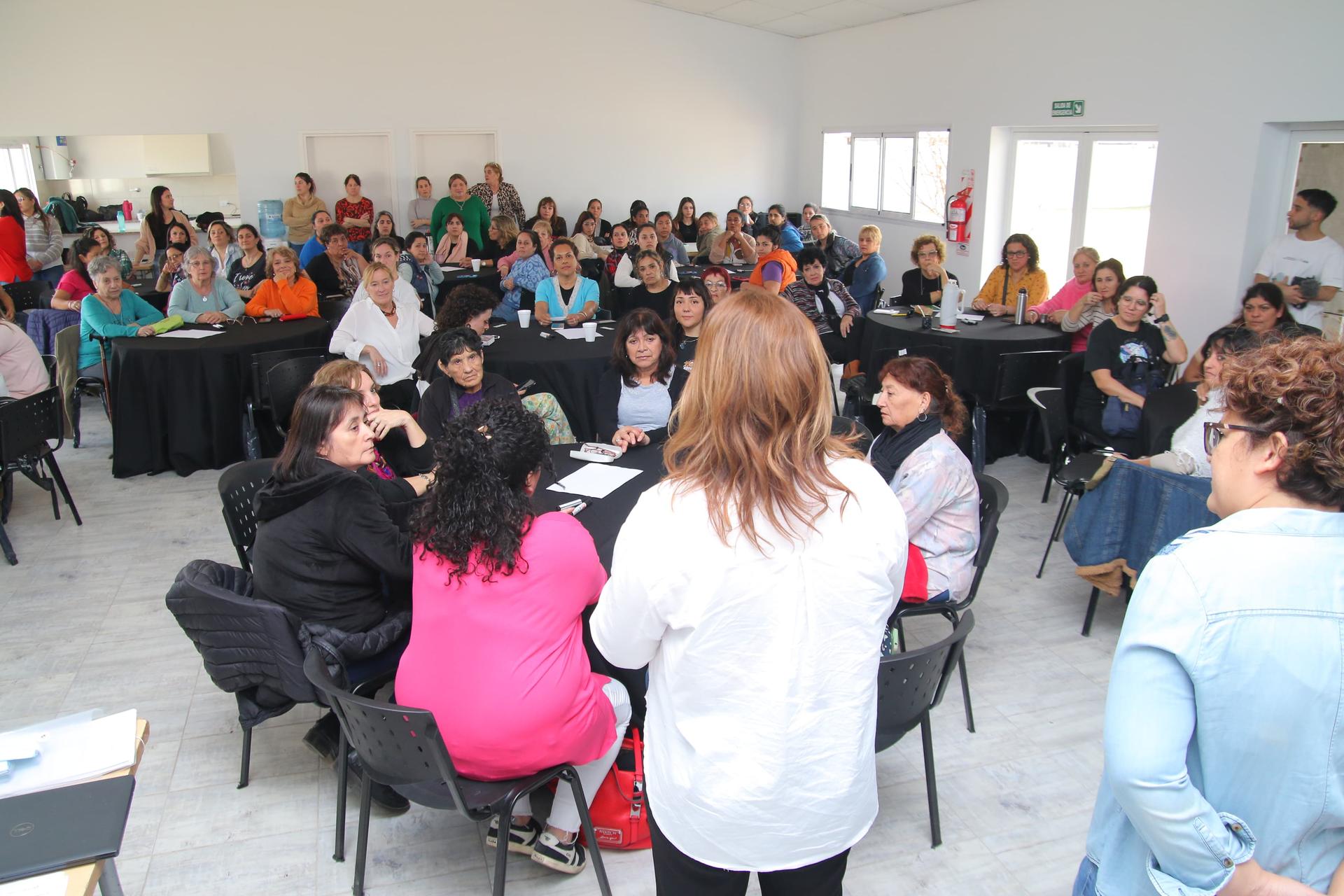 TALLER DE ASESORAMIENTO FINANCIERO PARA MUJERES: